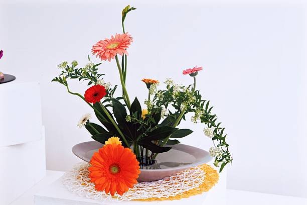 Spring Vase Ideas to Refresh Your Home Décor